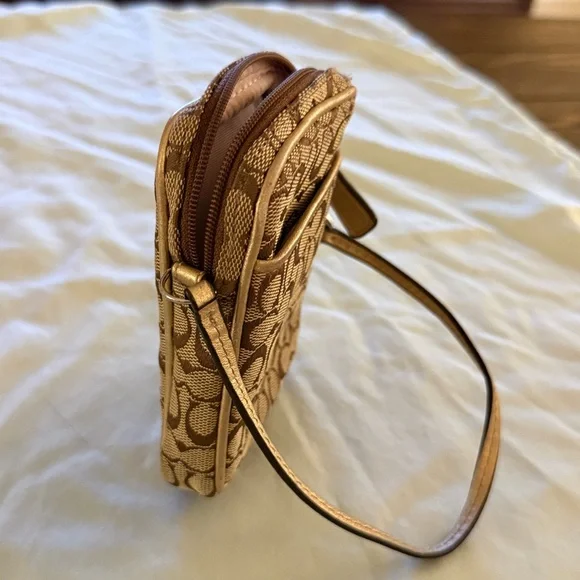 Coach Camera Case - Picture 3 of 4